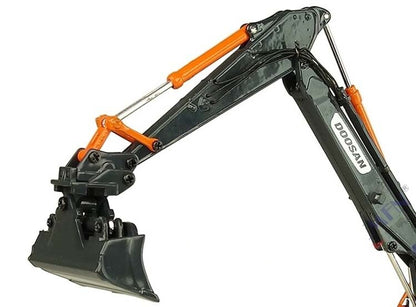 1:50 DOOSAN DX160W Wheeled Excavator Equipment Contruction Machine Diecast Model