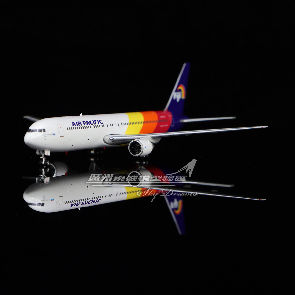 1:400 Phoenix AIR PACIFIC BOEING 767-300ER Passenger Airplane Diecast Model