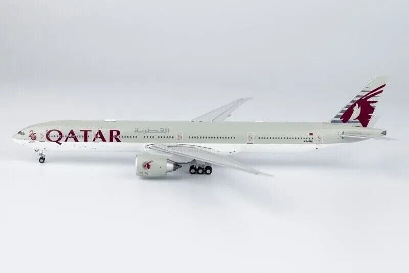 1:400 NG Model QATAR BOEING 777-300ER Passenger Airplane Diecast Aircraft Model