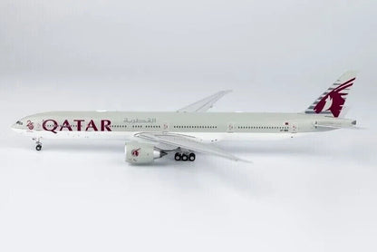 1:400 NG Model QATAR BOEING 777-300ER Passenger Airplane Diecast Aircraft Model