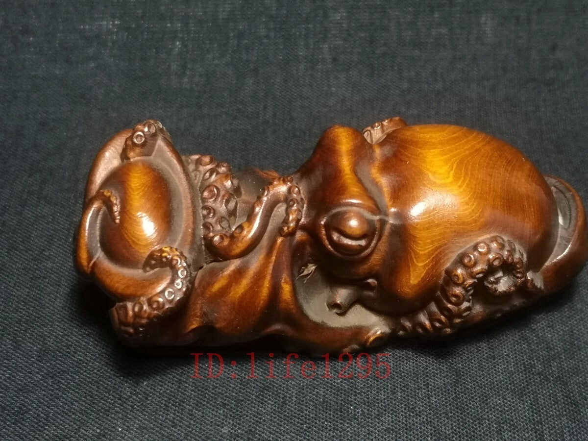 Japanese boxwood hand carved treasure octopus fish statue decoration collectable