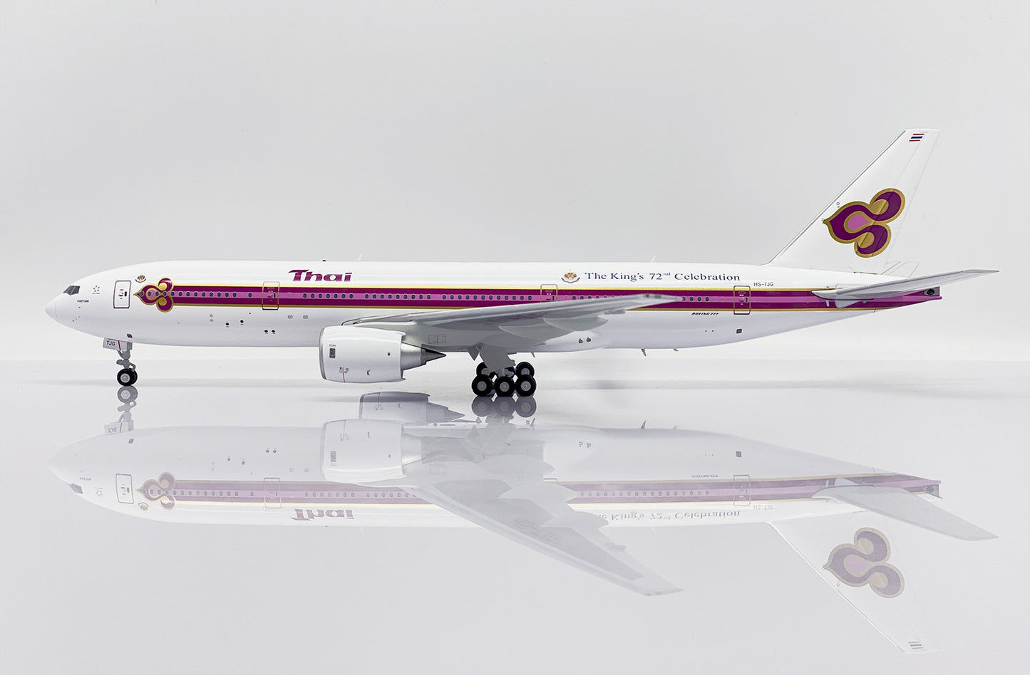 1:200 JC Wings Thai Airways Boeing 777-200 Passenger Airplane Diecast Model