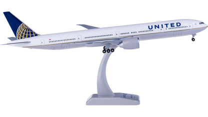 1:200 37CM Hogan UNITED BOEING 777-300ER Passenger Airplane ABS Plastic Model