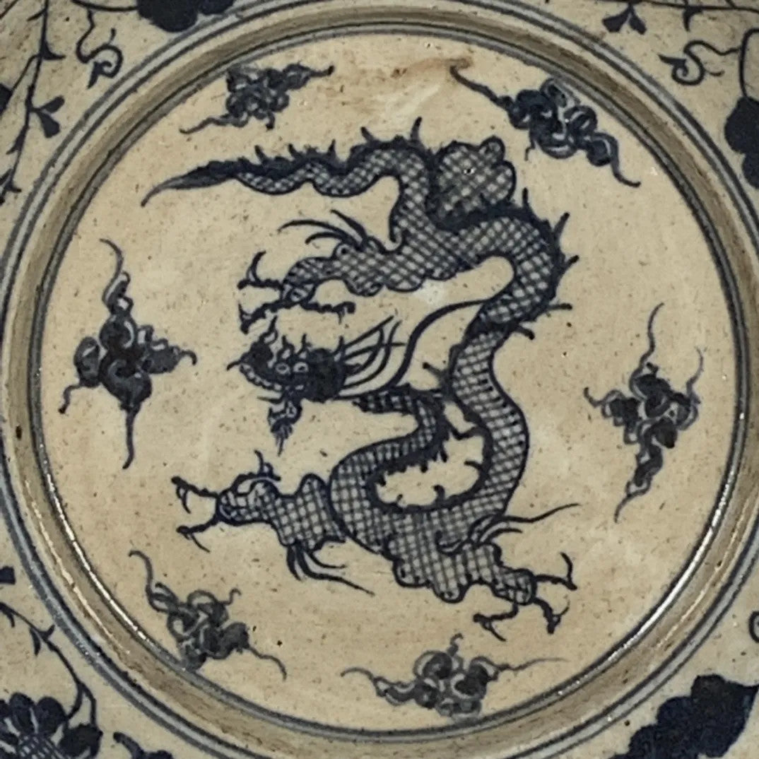 Chinese Porcelain Ming Dynasty Tianqi Blue and White Dragon Pattern Plate