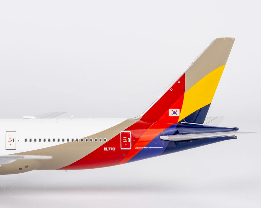 1:400 NGmodels ASIANA AIRLINES BOEING 777-200ER Passenger Airplane Diecast Model