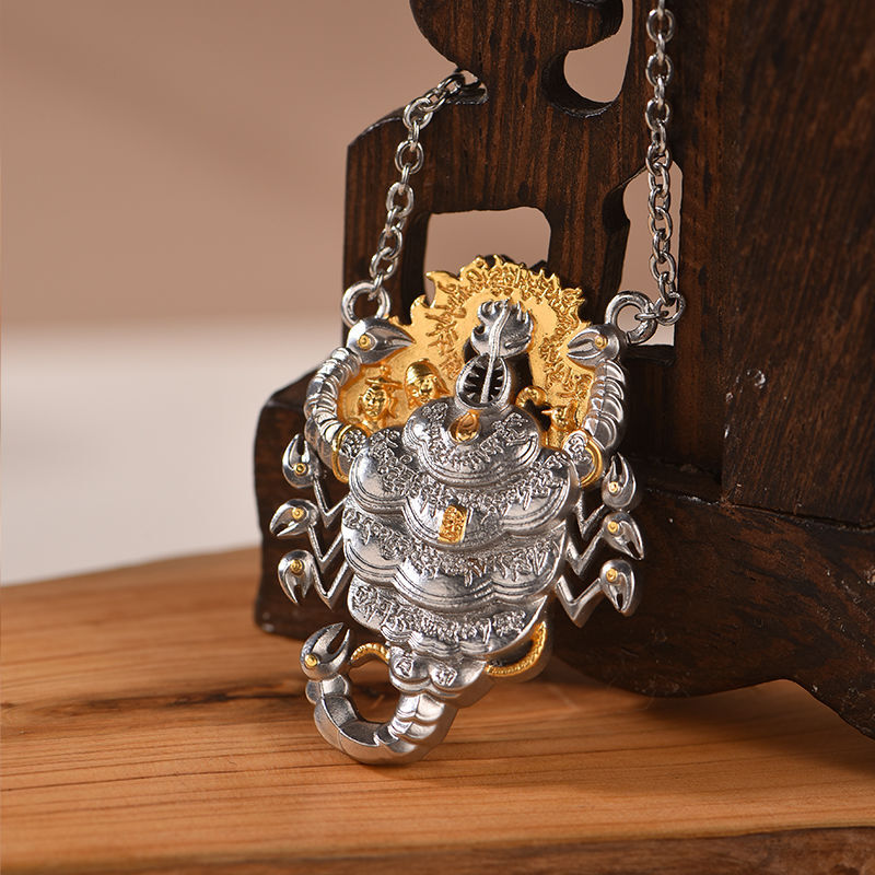 Small Scorpion Pendant Necklace Pendant for Men Women's Accessories
