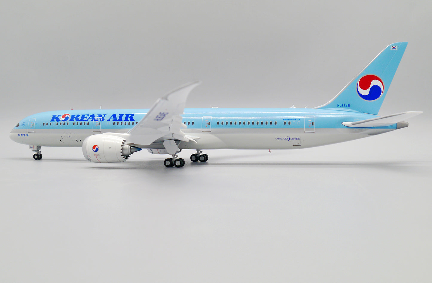 1:200 JC Wings Korean Air Boeing 787-9 HL8345 Passenger Airplane Diecast Model