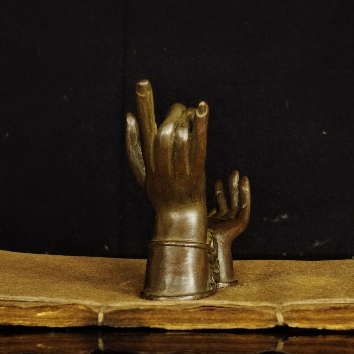 Chinese Antique Bronze Buddha Hand Shelf Ornament Statue