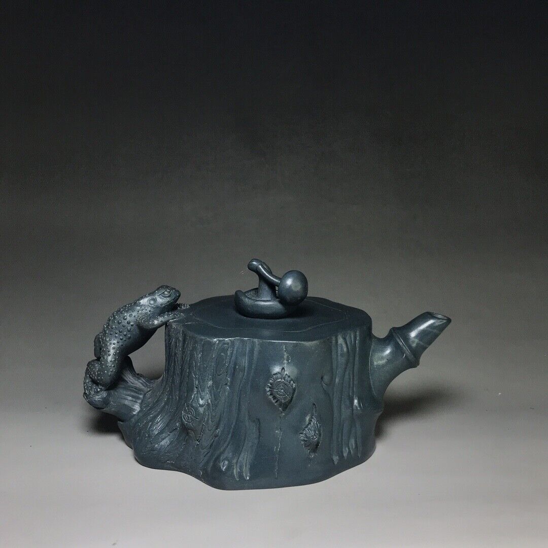 Chinese Yixing Zisha Clay Handmade Exquisite Teapot （金蟾壶 底款：燕萍）