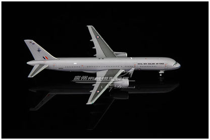 1:400 JC Wings ROYAL NEW ZEALAND AIR FORCE BOEING 757-200 Airplane Diecast Model