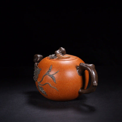 Chinese Yixing Zisha Clay Handmade Exquisite Teapot（松鼠葡萄 底款：蒋蓉）