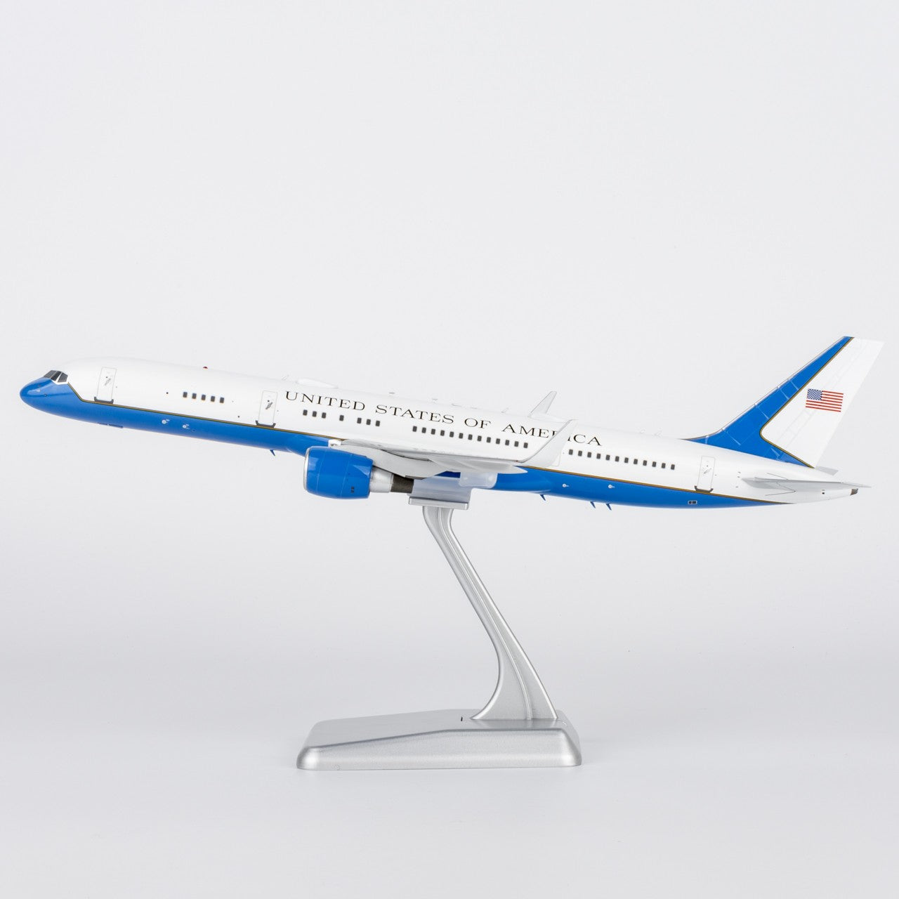 1:200 NGmodels USAF Boeing 757-200 C-32A Passenger Airplane Diecast Plane Model