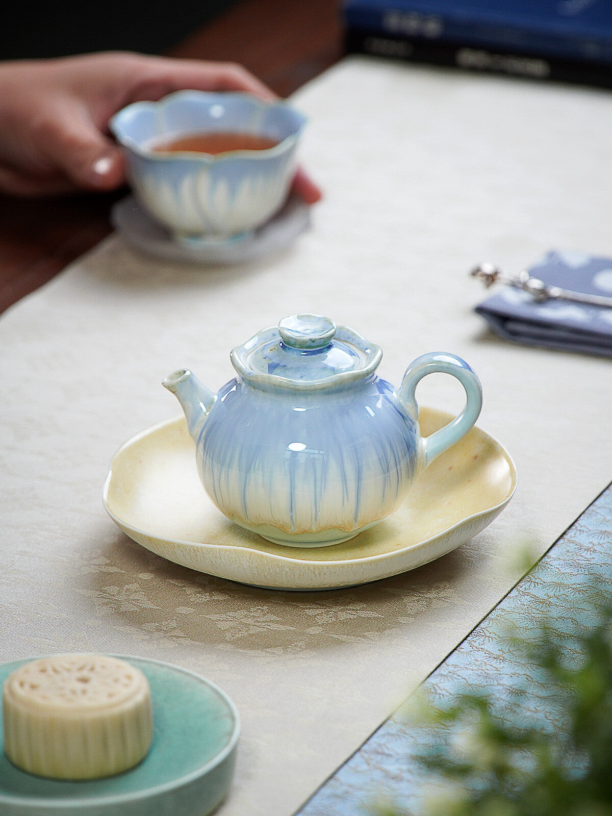 Jingdezhen Kiln Change Glaze Pot Flower Cup Handmade Ceramic Pot Cup Tea Set