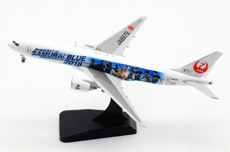 1:400 JC WINGS JAPAN AIRLINES BOEING 777-200 Passenger Airplane Diecast Model