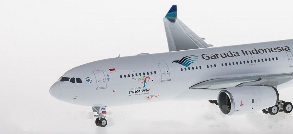 1:200 30CM Phoenix Garuda Indonesia AIRBUS A330-200 Airplane Diecast Plane Model