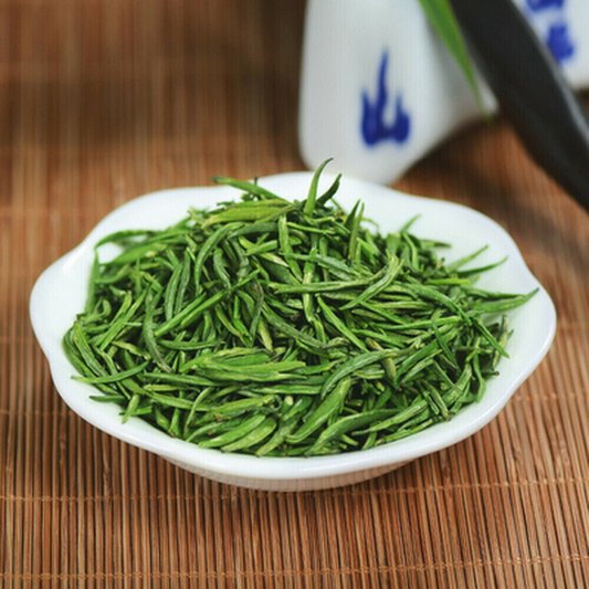 Hand Picked Sparrow Tongue Gift Box New 50g China Green Tea Jin Tan Que She-