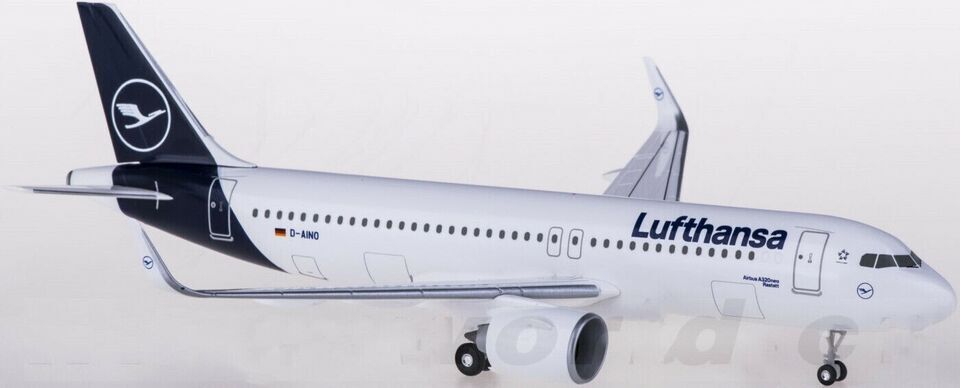 1:200 Hogan Lufthansa AIRBUS A320neo Passenger Airplane ABS Plastic Plane Model