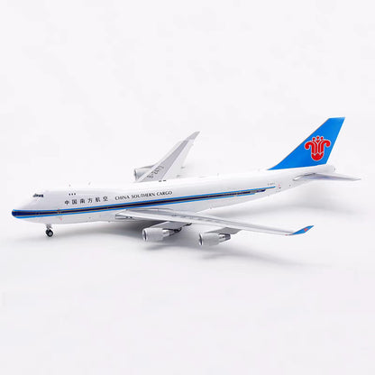 1:200 SQ Wings China Southern Boeing 747-400F Passenger Airplane Diecast Model