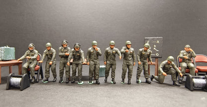 1/72 10Pcs World War II German Command Table and Chair Scene Model