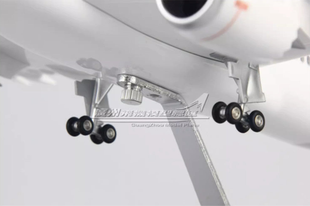 43CM 1:130 LATAM BOEING 787 Airplane Landing Gear Resin Aircraft Plane Model