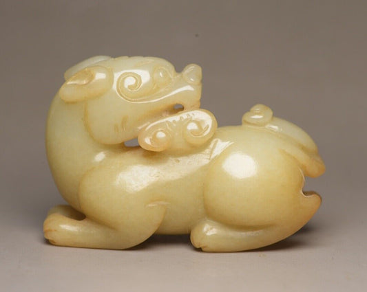 Chinese Natural Hetian Jade Carving Sculpture Exquisite Beast Statue Collectible