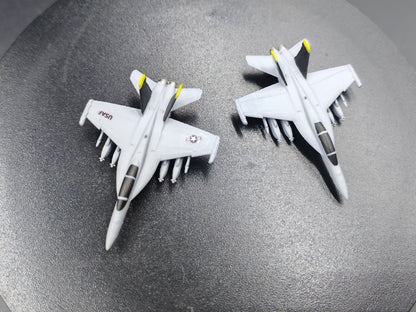 1/400 US Ea-18G Growler Carrier-Based Electronic Warfare Airplane Mode 2/pcs