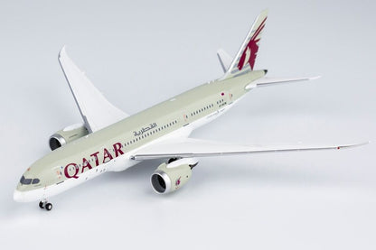 1:400 NG Model QATAR BOEING 787-8 Passenger Airplane Diecast Aircraft Model