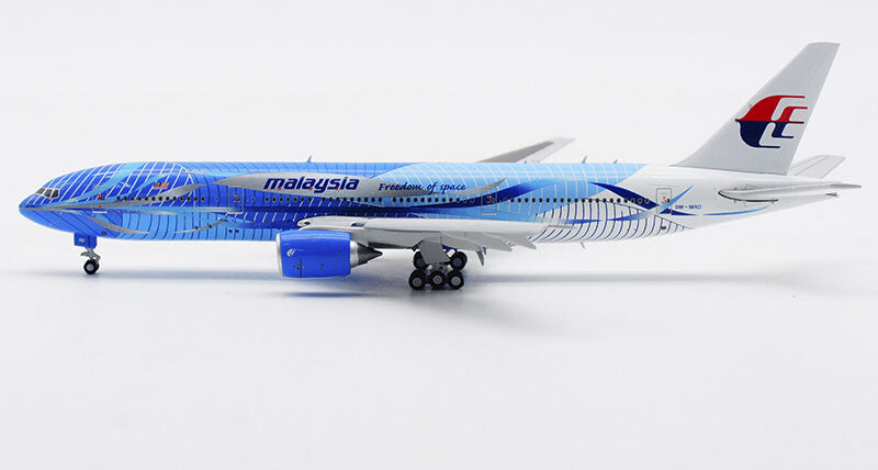 JC Wings malaysia for Boeing 777-200ER 9M-MRD Flaps down 1/400 plane Pre-built