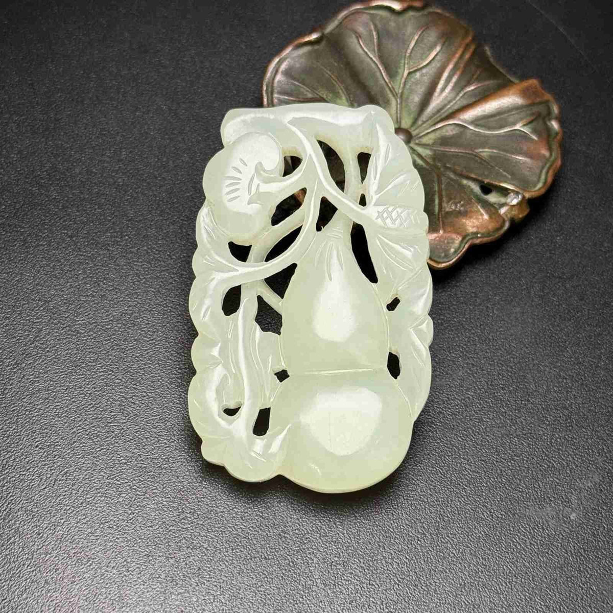 Chinese Natural Hetian Jade Hand-carved Exquisite Gourd Pendant 31002