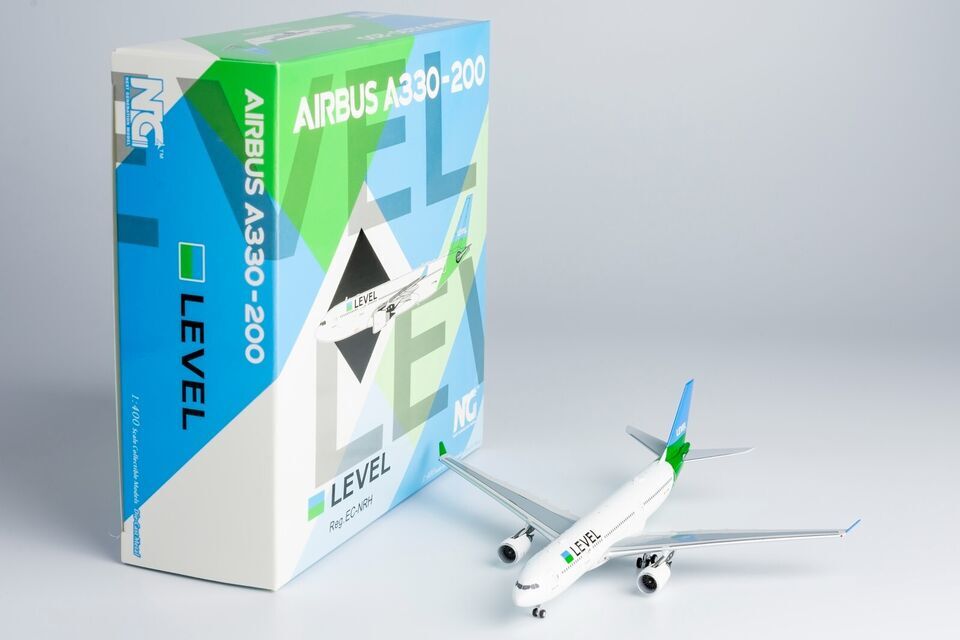 1:400 NG Model LEVEL AIRBUS A330-200 Passenger Airplane Diecast Aircraft Model