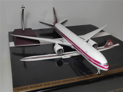 1:200 36CM Geminijets QATAR B777-300ER Passenger Airplane Diecast Aircraft Model