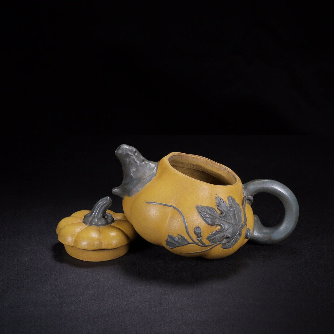 Chinese Yixing Zisha Clay Handmade Exquisite Teapot（南瓜 底款：蒋蓉）