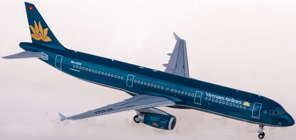 1:200 JC Wings Vietnam Airlines AIRBUS A321 Passenger Airplane Diecast Model