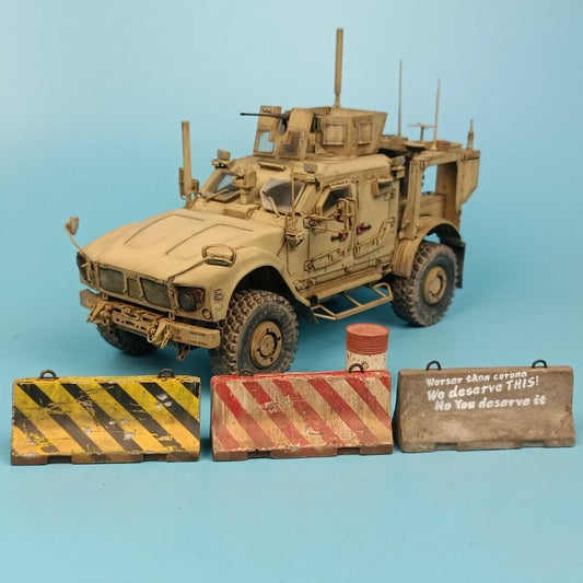 1/35 Diorama Cement Barriers Model for Tank Armoured Vehicle Military Scene Prop