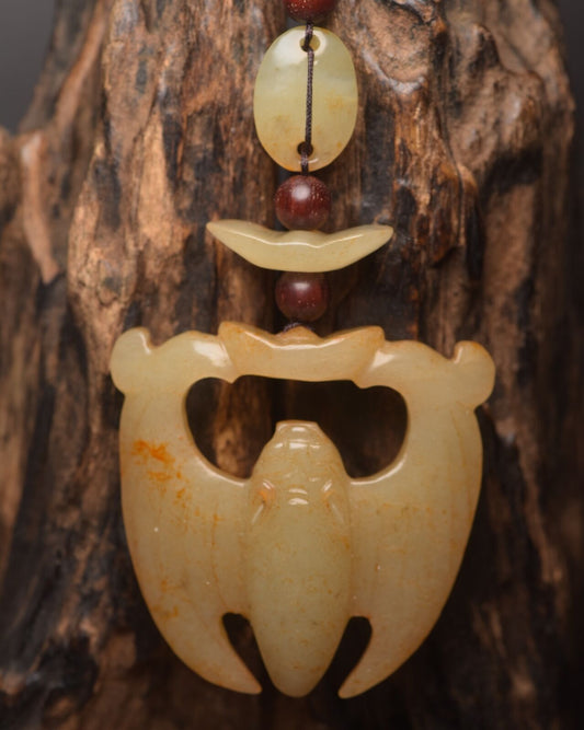 Chinese Beautiful Natural Hetian Jade Carving Bat Statue Exquisite Pendant Rare