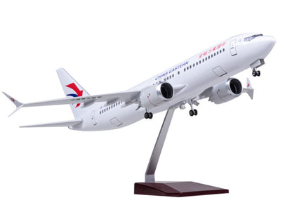 47CM 1:85 CHINA EASTERN BOEING 737 MAX Passenger Plane Landing gear Resin Model