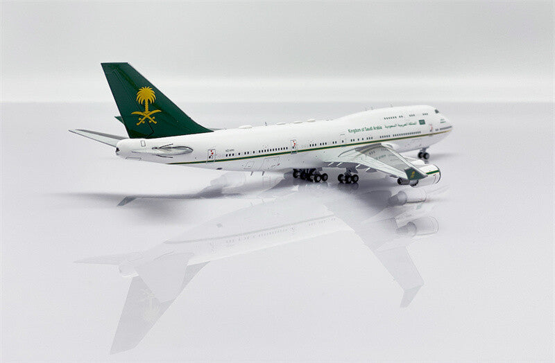 JC Wings Kingdom of Saudi Arabia for Boeing B747-400 HZ-HM1 1/400 Aircraft Model