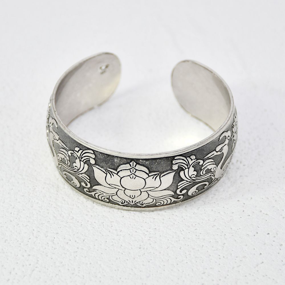 Women Fashion Bracelets Silver Plated Carved Flower Vintage Cuff Tibetan Bangles