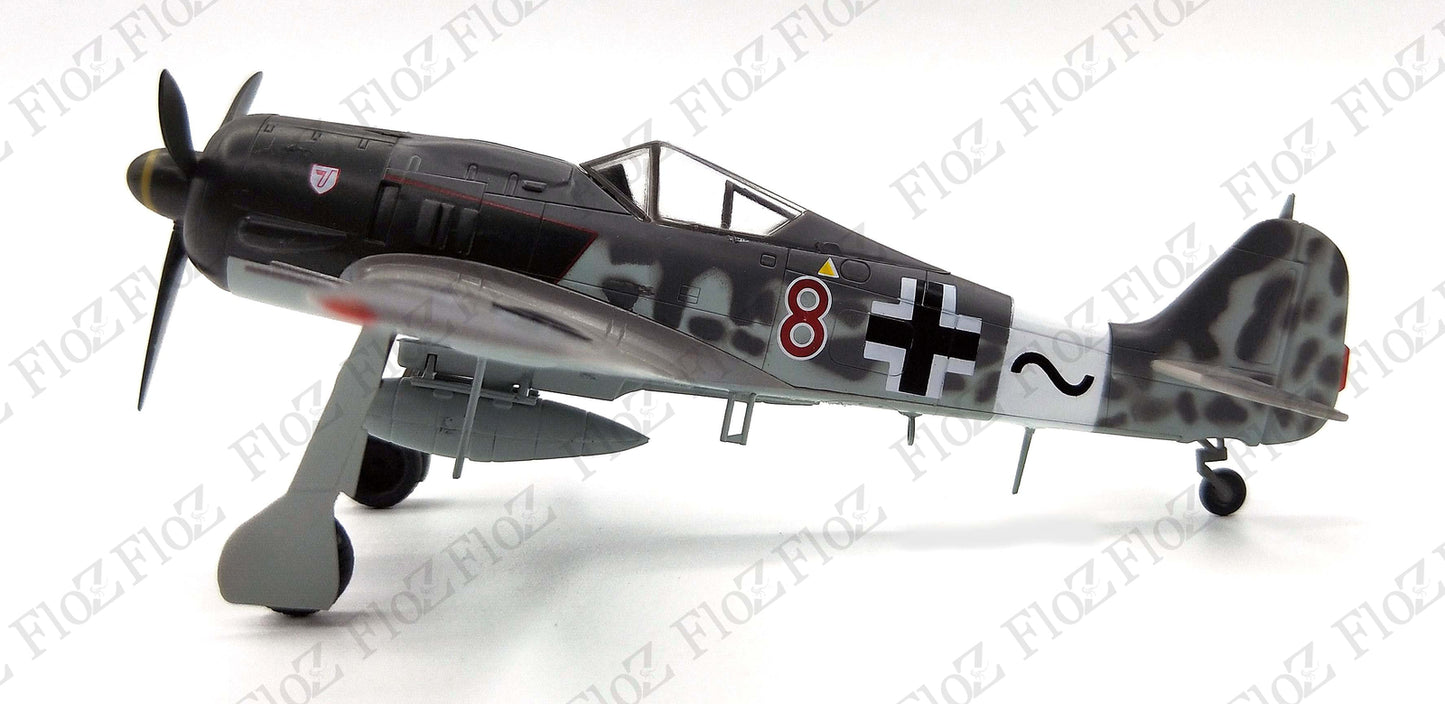 Fw190 A-8 Red 8 IV JG3 Uffz Willi Maximowitz 1944 1/72 finished plane Easy model