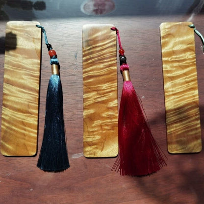Golden Phoebe Water Wave Grain Bookmark 14cm