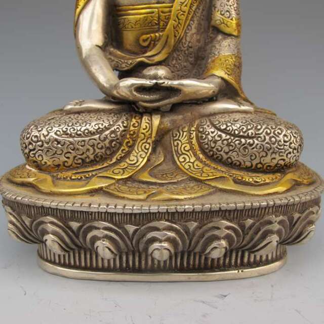 China Old Sakyamuni Buddha Silver Gilt Handwork Tibetan Buddhism Statue Supplies