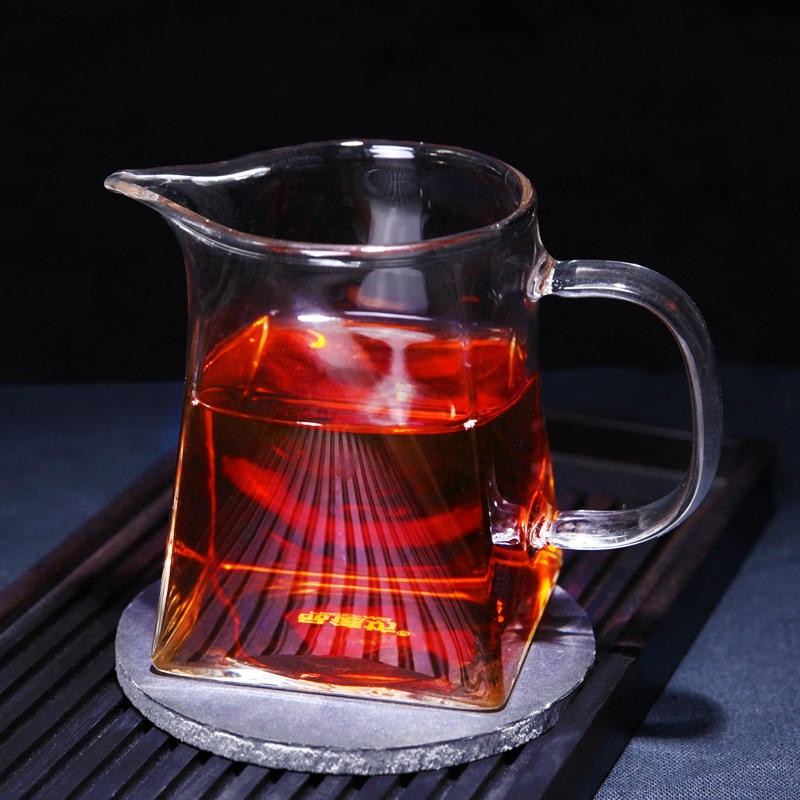 200g Authentic Yunnan Menghai Chen Nian Pu'er Tea Ripe Tea Cake Qizi Cake Tea