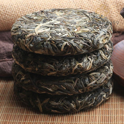 100G Yunnan Pu'er Tea Ancient Tree Raw Pu'er Cake Pure Tea -