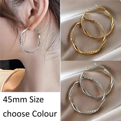 1 Pair Fashionable Gold Circle Earrings Textured Twist Design Hoop Earrings