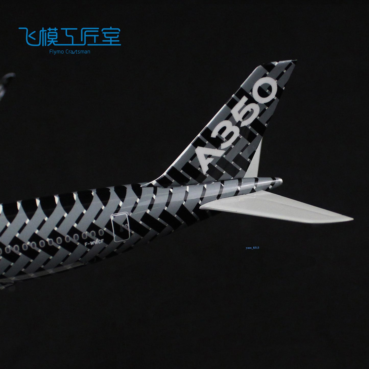 YRD 1 /400 Scale Model Airbus A350-900 Carbon Painted Zinc Alloy Diecast