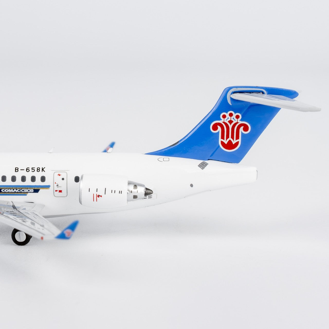 1:400 NGmodels China Southern Comac C909 B-658K Airplane Diecast Plane Model