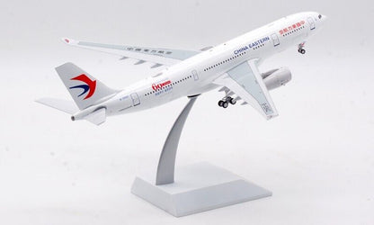 1:200 30CM Aviation CHINA EASTERN AIRBUS A330-200 Passenger Plane Diecast Model