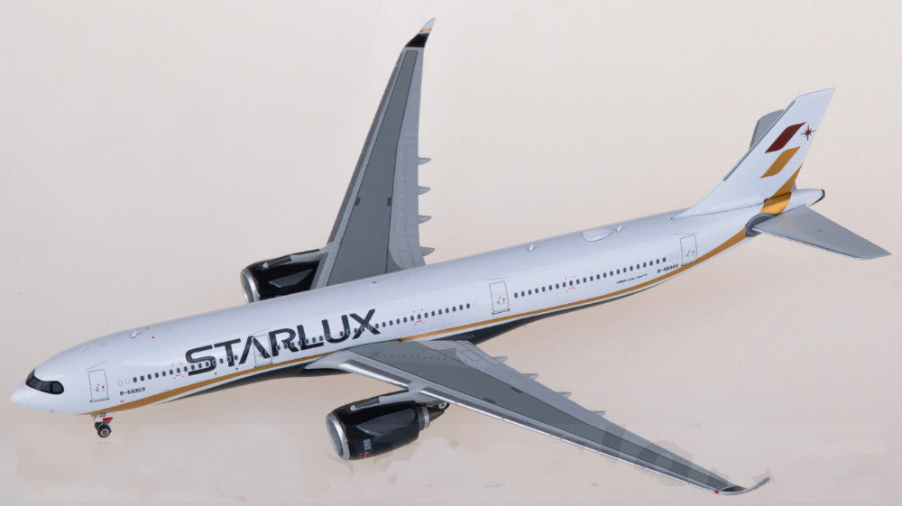 1:400 Phoenix Starlux Airlines Airbus A330-900neo B-58303 Airplane Diecast Model