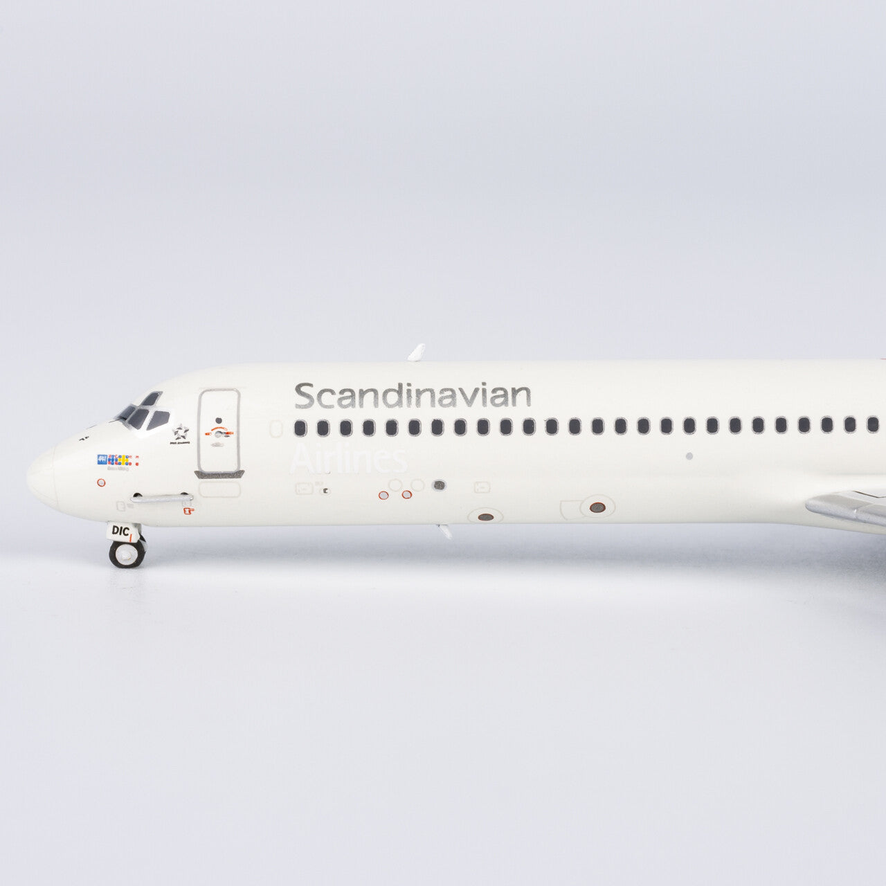 1:400 NG Models SAS McDonnell Douglas MD-87 Airplane Diecast Aircraft Model