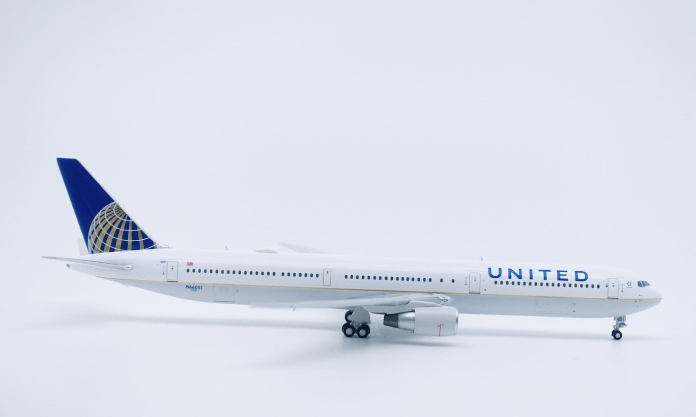 1:400 Panda UNITED BOEING 767-400 Passenger Aeroplane Diecast Aircraft Model